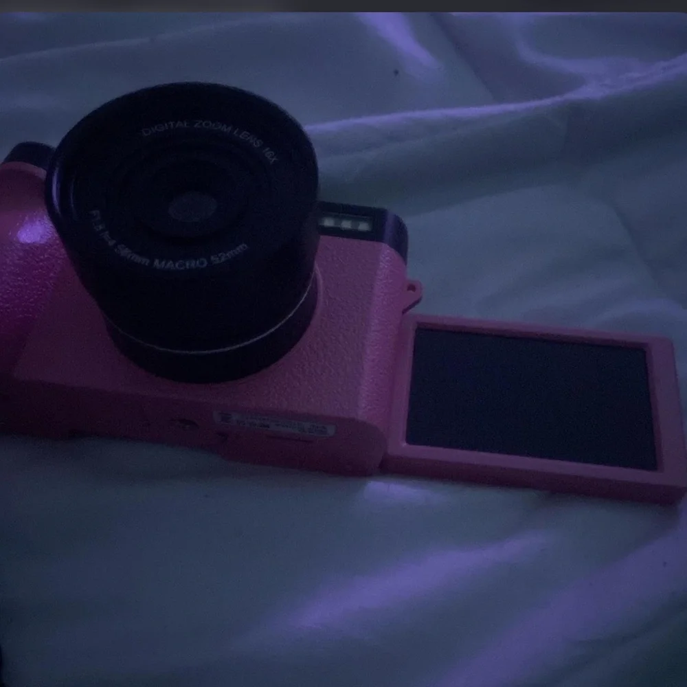 5K Ultra HD Pink Digital Camera with 16x Zoom